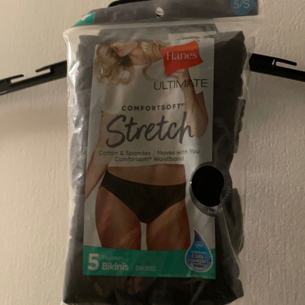 Hanes small/5 black tagless bikinis NWT